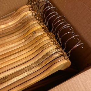 SolidWood Suit CoatHangers amount29, Smooth NaturalFinish WoodenHangers- 1Cherry